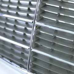 Calandre noir et chrome adaptable sur Mercedes Classe E W123 75-85