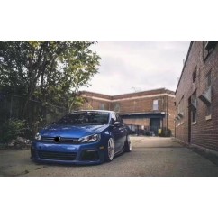 Pare-choc avant adaptable sur Vw Golf VI 6 Look R20 (08-13)