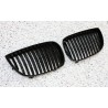 2x Grilles de Calandre BMW Serie 1 E81 E87 avec Pack M - Noir Brillant