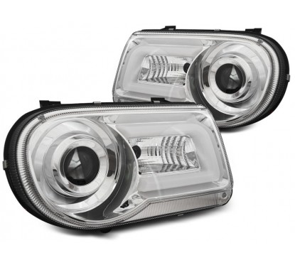 2x Phares avant chrome adaptable sur Chrysler 300c (05-10)