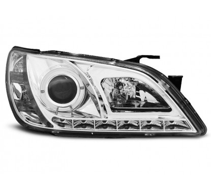 2x Phares avant adaptable sur Lexus IS (01-05)