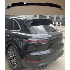 Becquet noir brillant adaptable sur Porsche Cayenne (18+)