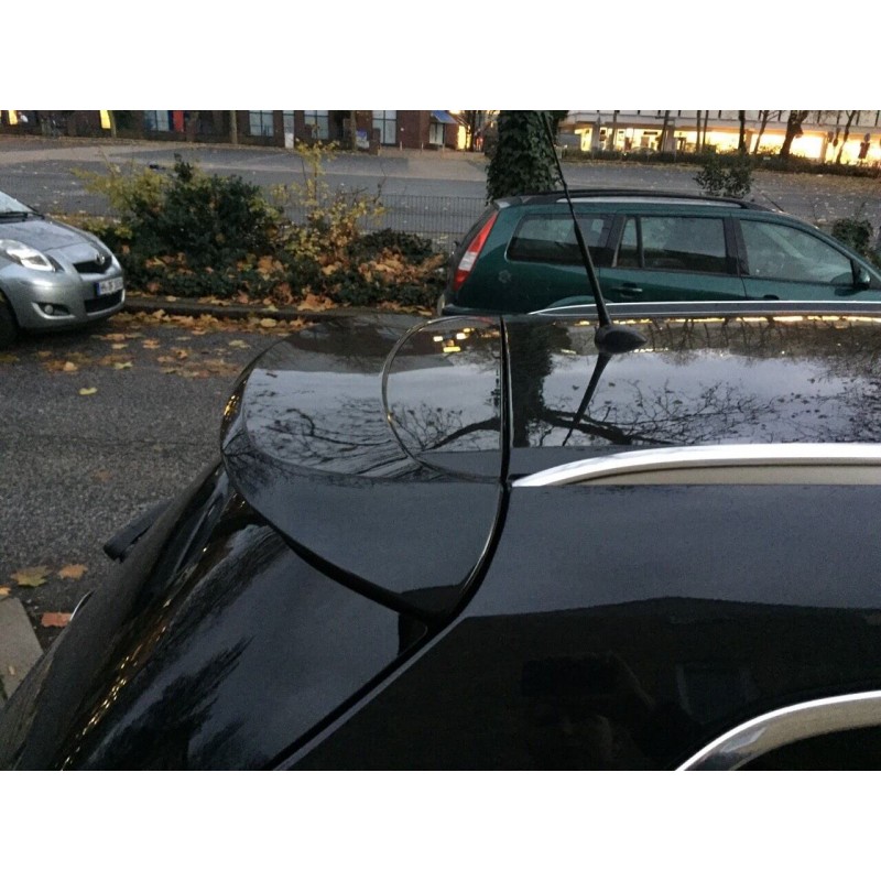 Becquet adaptable sur Opel Astra J break (09-12)