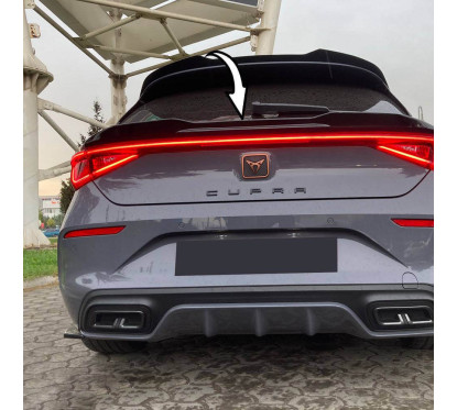 Becquet inférieur noir brillant pour Cupra Leon (20+)