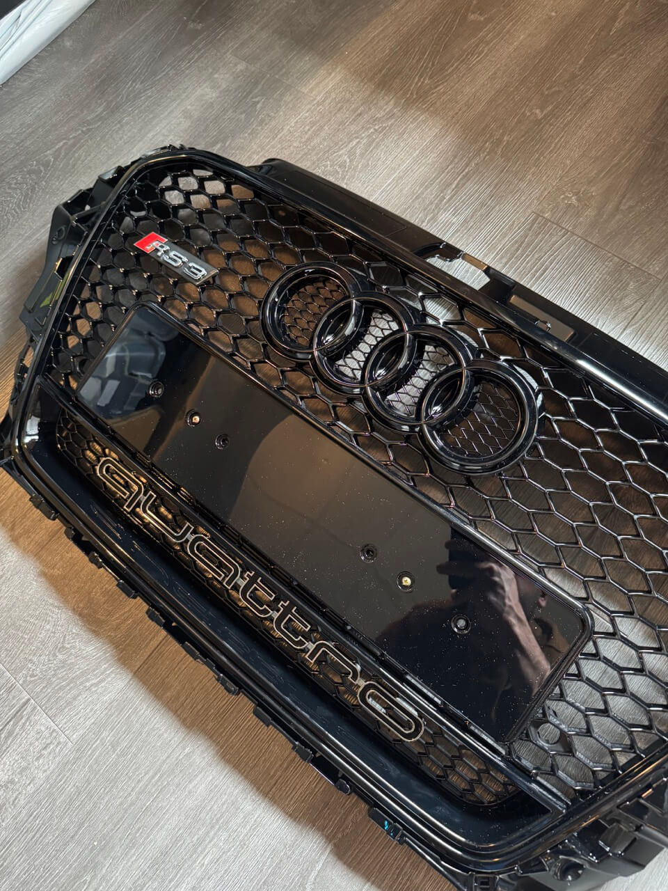 Calandre Audi A3 8V Sport Look RS3 Noire Brillante - Compatible 2012-2016 Avec Radars (PDC)