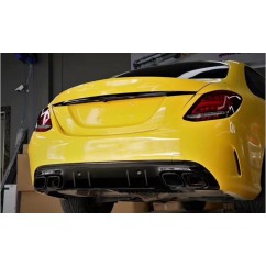 Photo du diffuseur arrière et des échappements noirs Mercedes Classe C chez MN Automotiv AMG 14-18