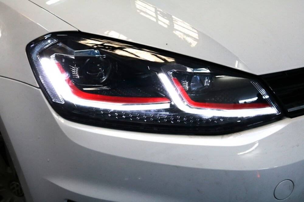 2x Phares LED adaptable sur Golf VII 7 look Facelift 7.5 bande Rouge GTI  12-17
