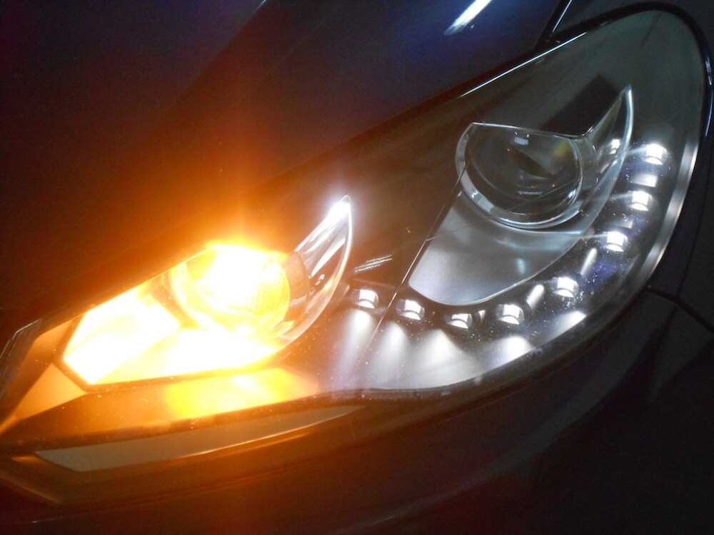 2x Phares LED adaptables sur Golf 6 VI look Xenon GTD GTI (08-12)