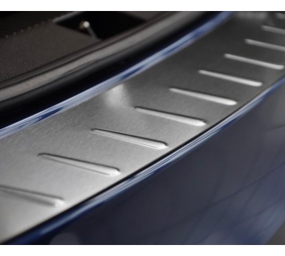 Seuil de coffre alu adaptable sur Vw Passat B8 Break (15+)